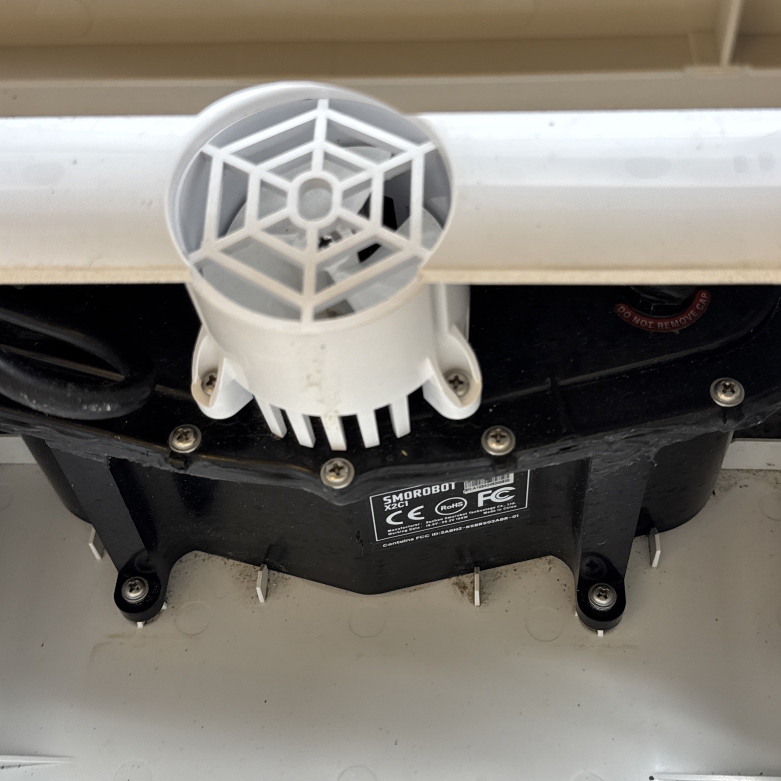 SMOROBOT Tank X2C1 Rechargeable Robotic Swimming Pool Cleaner – FOR PARTS/REPAIR
