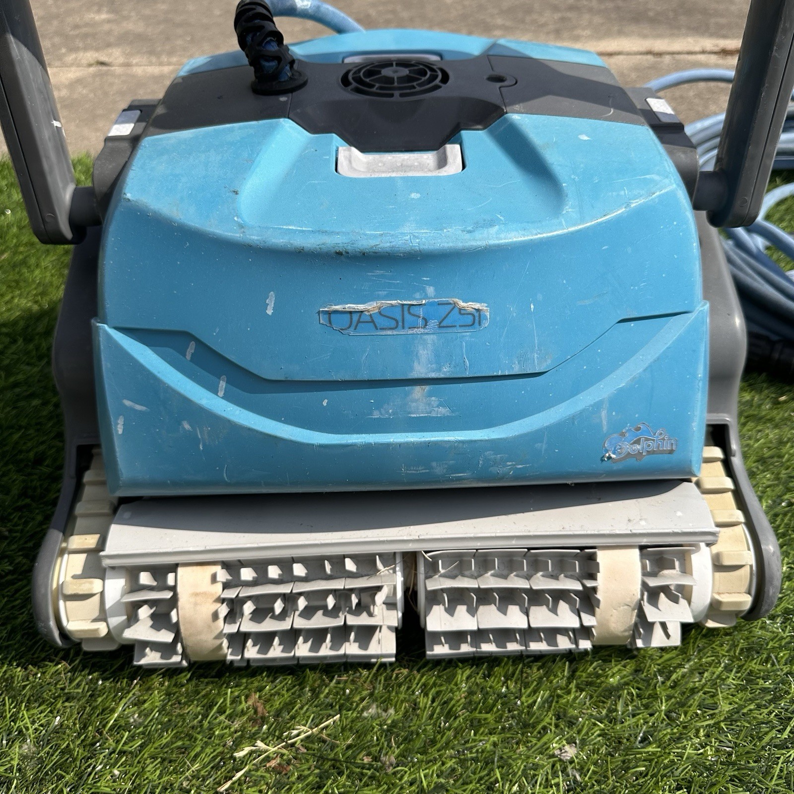 Maytronics Dolphin Oasis Z5i Robotic Pool Cleaner with WiFi UNTESTED