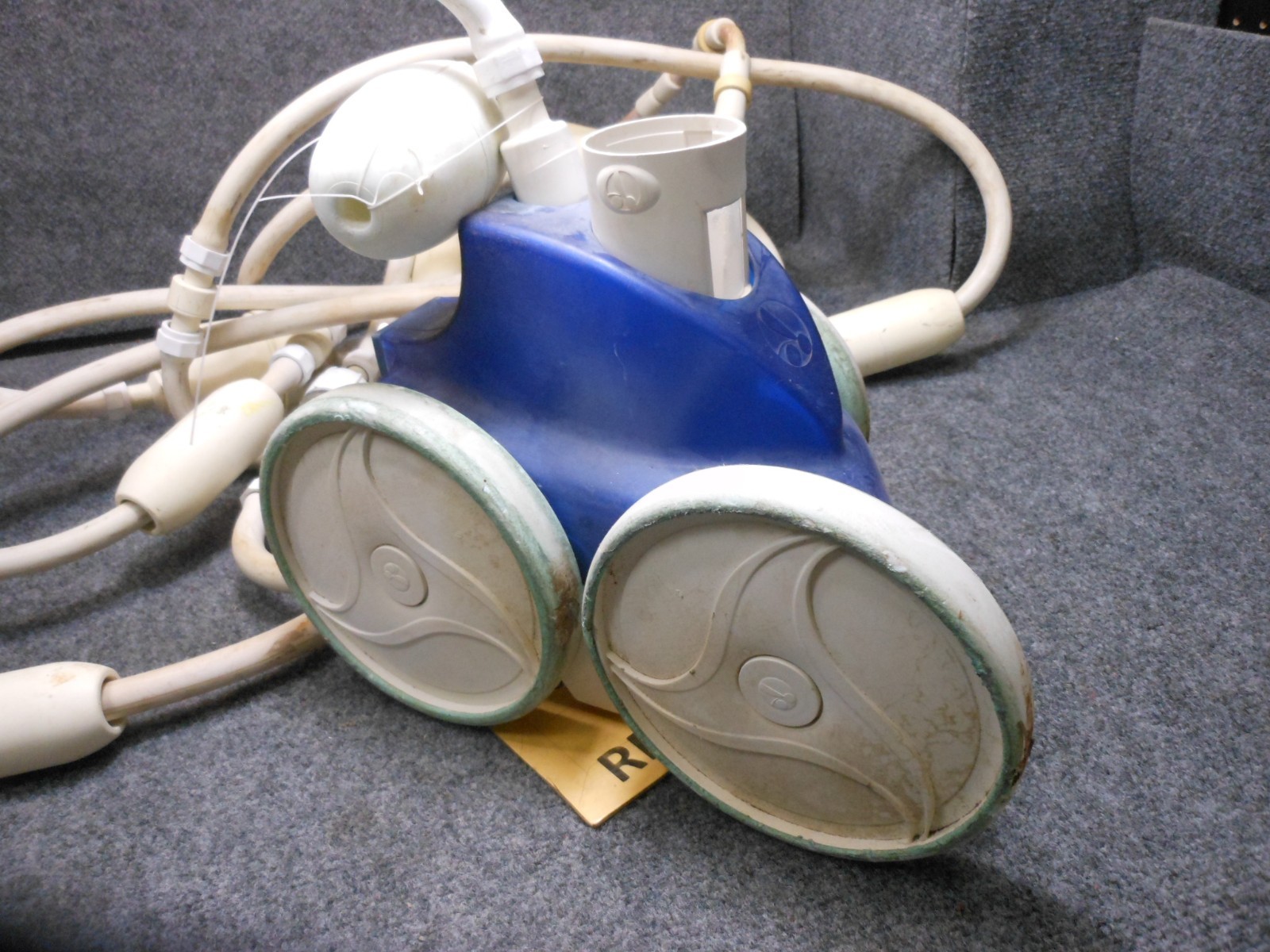 Polaris 360 Pressure Side Automatic Pool Cleaner.