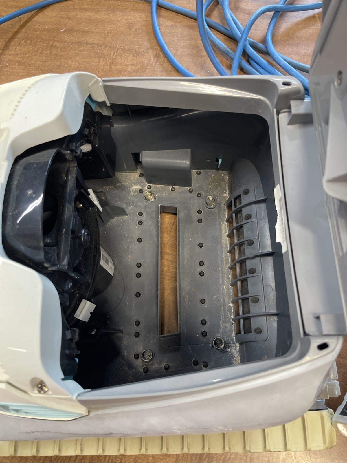 Maytronics Dolphin Active 30i Robotic Pool Cleaner