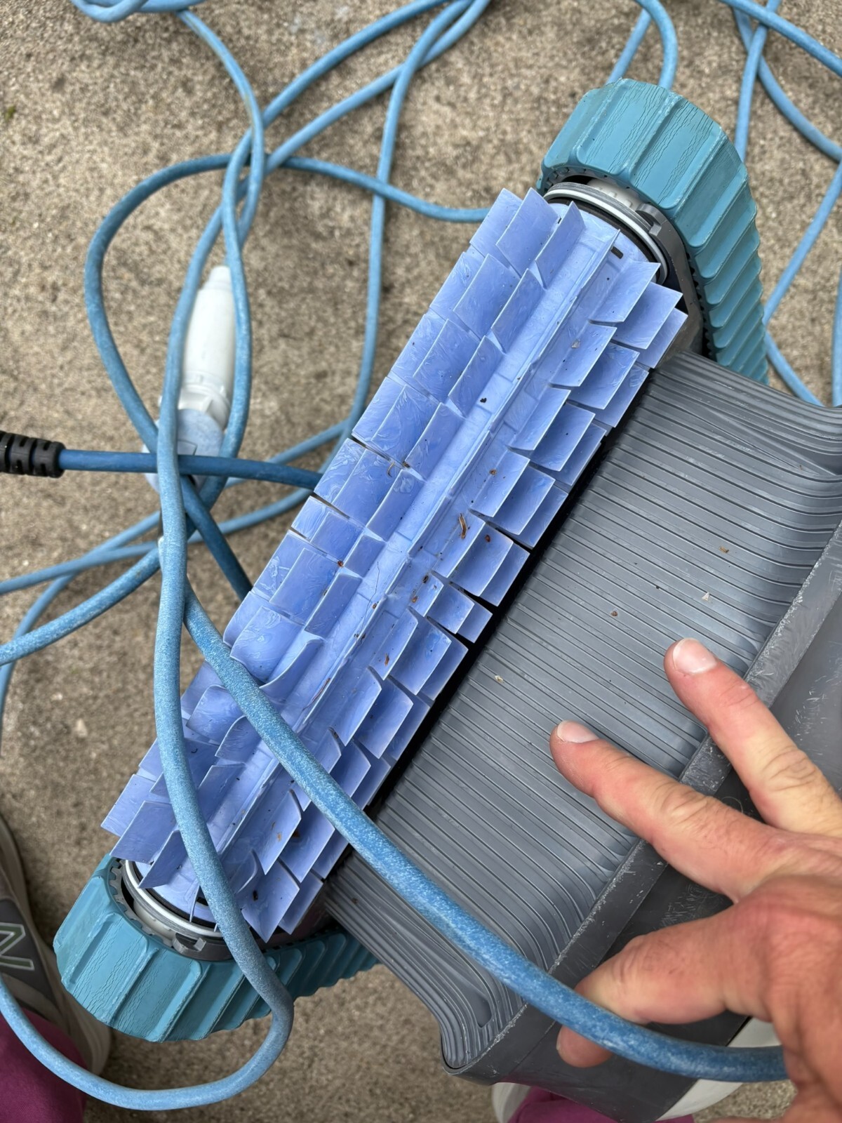 Dolphin S200 Robotic Pool Cleaner For Parts or Repair