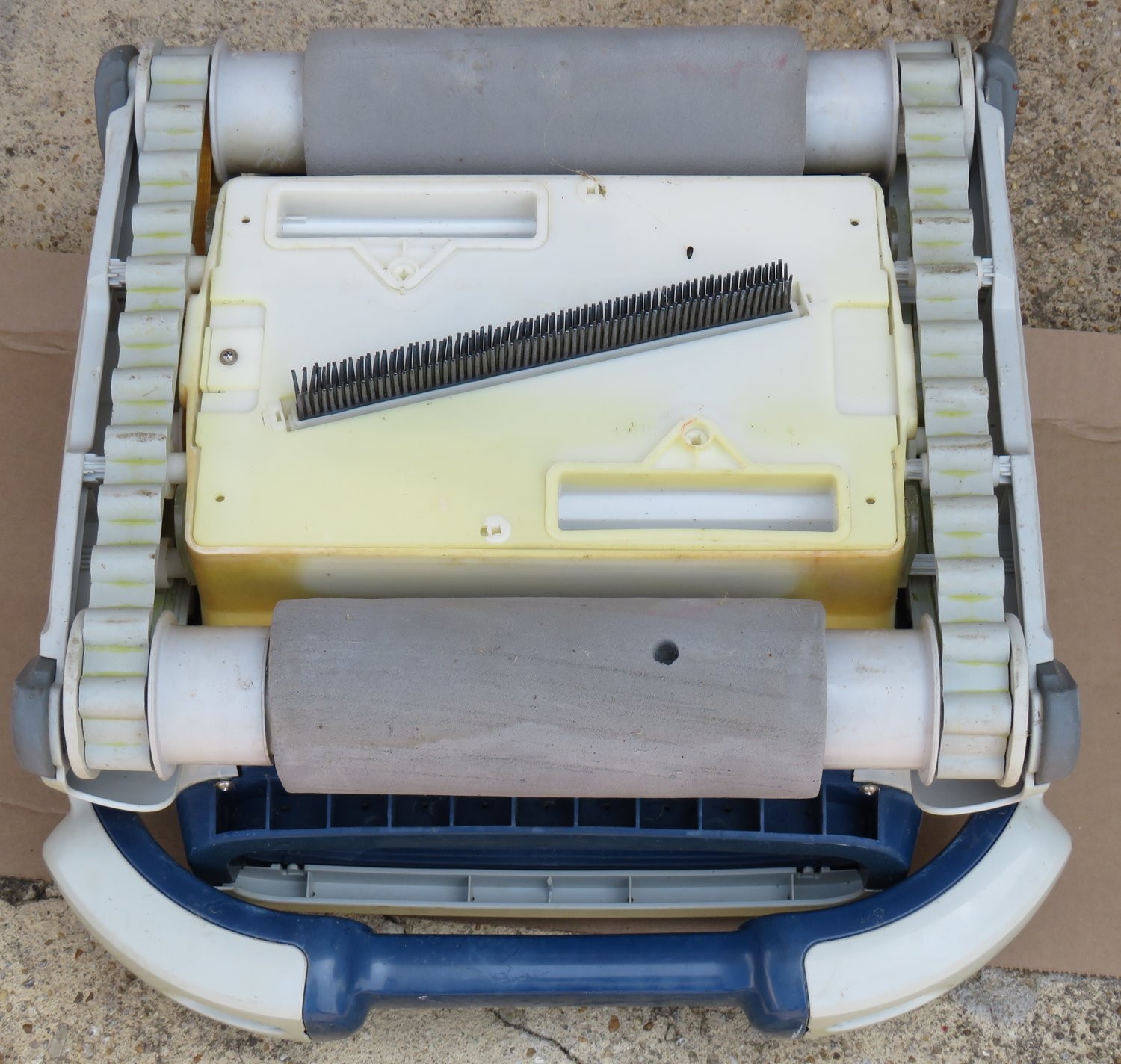 Aquabot Elite Pool Cleaner Robot – not fully tested – for parts or repair