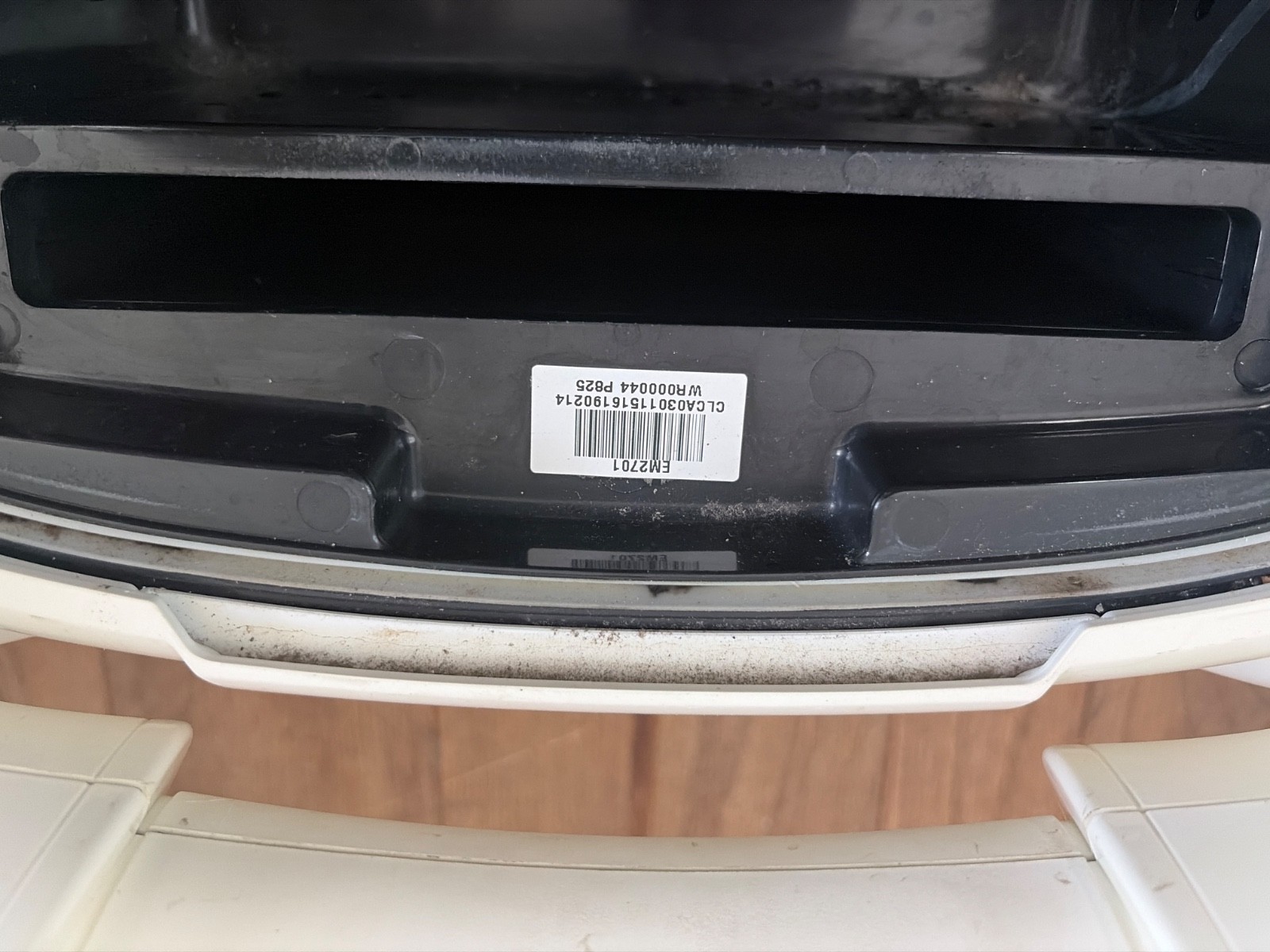 The Polaris Zodiac P825 Robotic Pool Cleaner EM2701