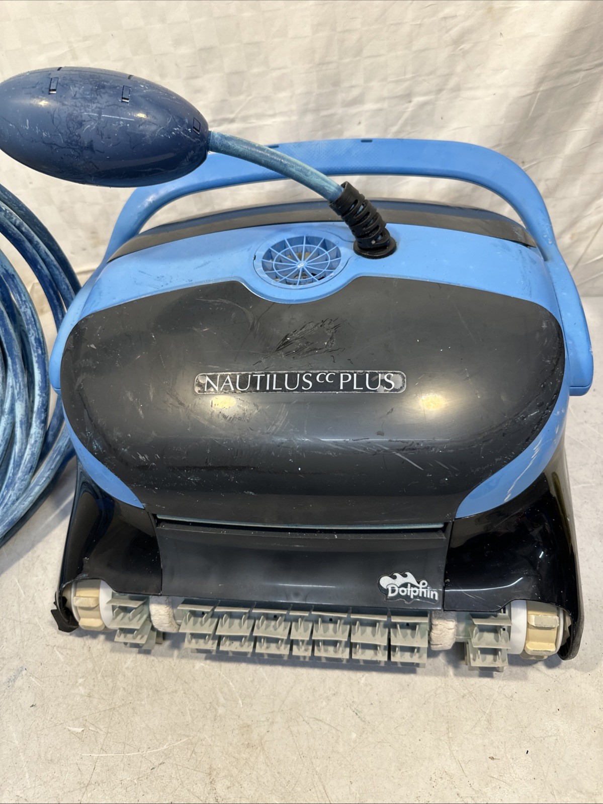 Dolphin Nautilus CC Plus Robotic Pool Cleaner