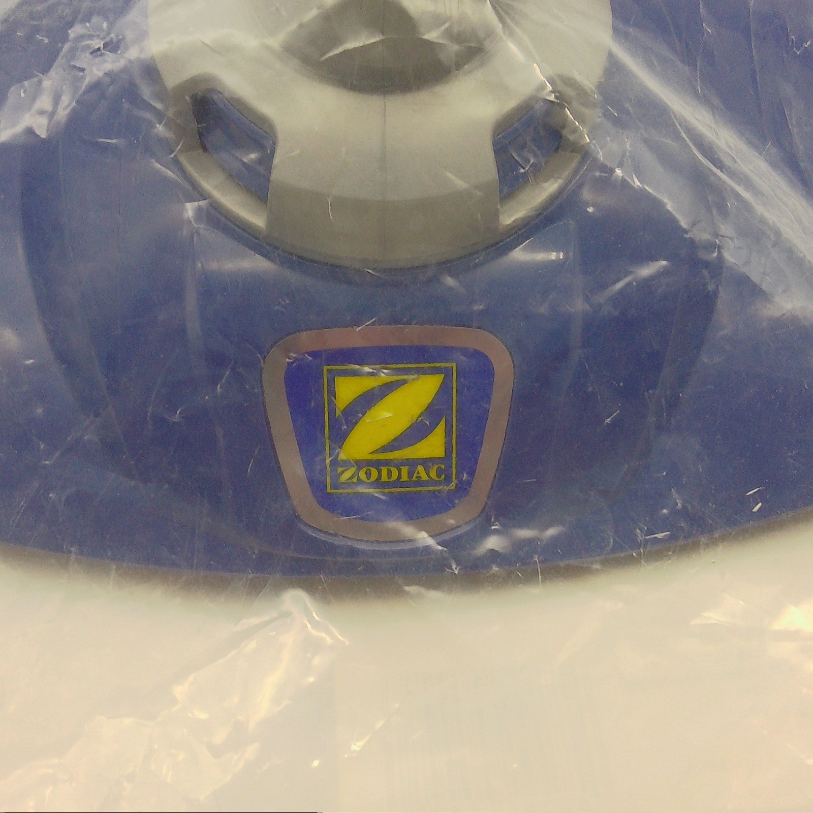 Zodiac MX8 Elite and Original Models Top Cover w/ Swivel Assembly R0525400