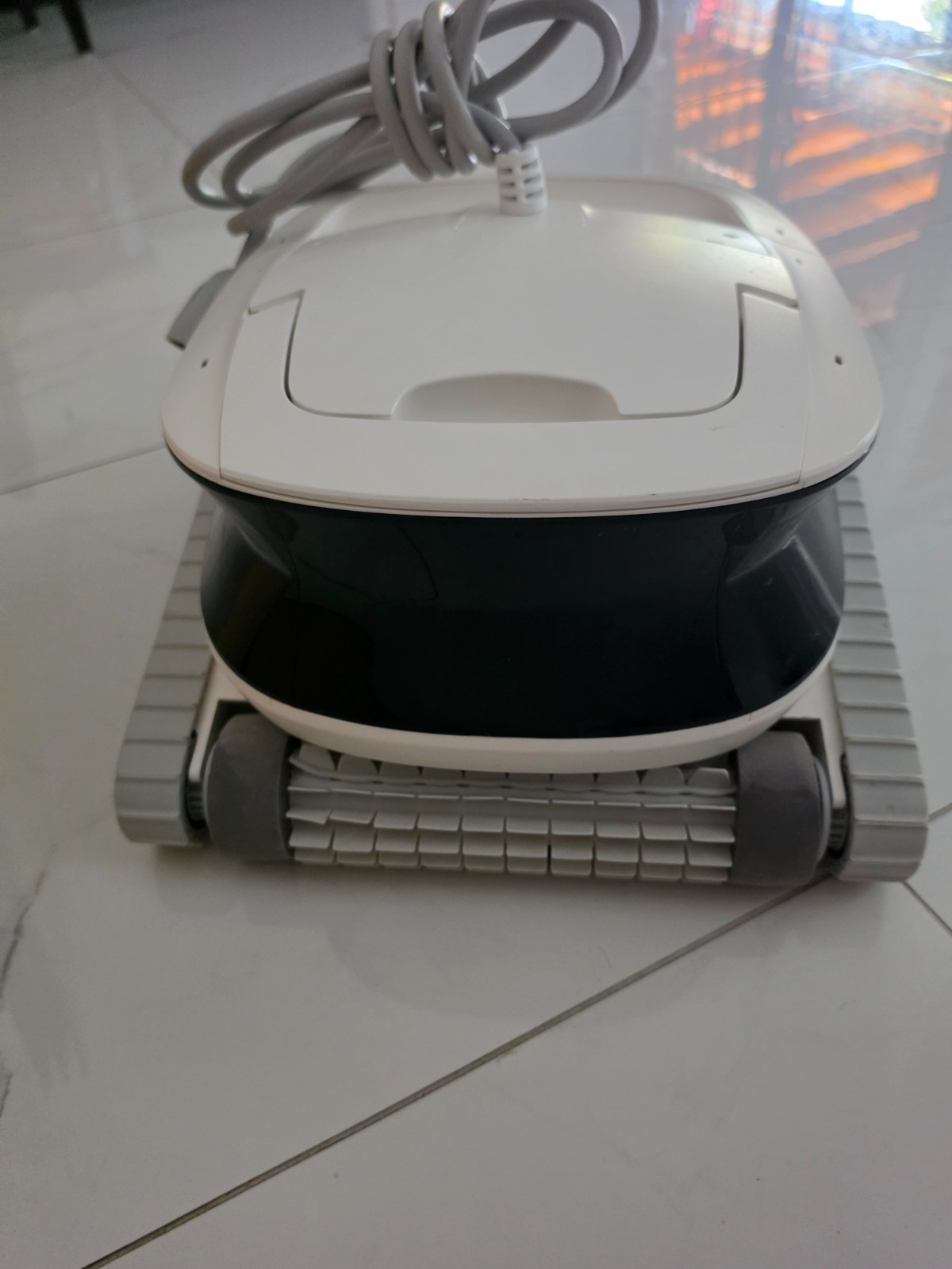Chasing Poolmate Hydro 4 Corded Robotic Pool Cleaner 5,070 GPH suction capacity
