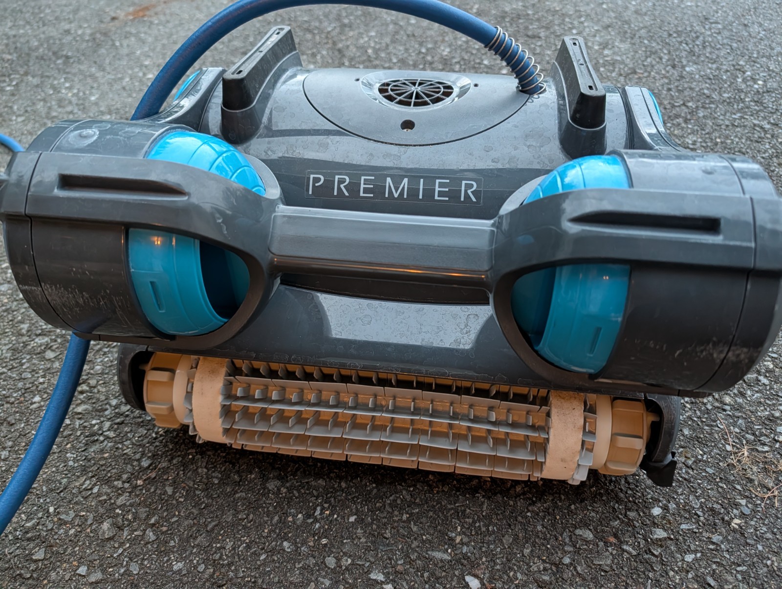 Dolphin Premier Robotic Pool Cleaner – passes self-test