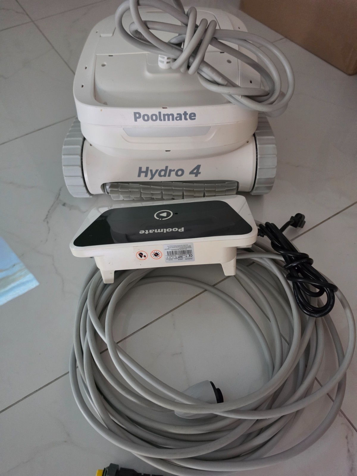 Chasing Poolmate Hydro 4 Corded Robotic Pool Cleaner 5,070 GPH suction capacity