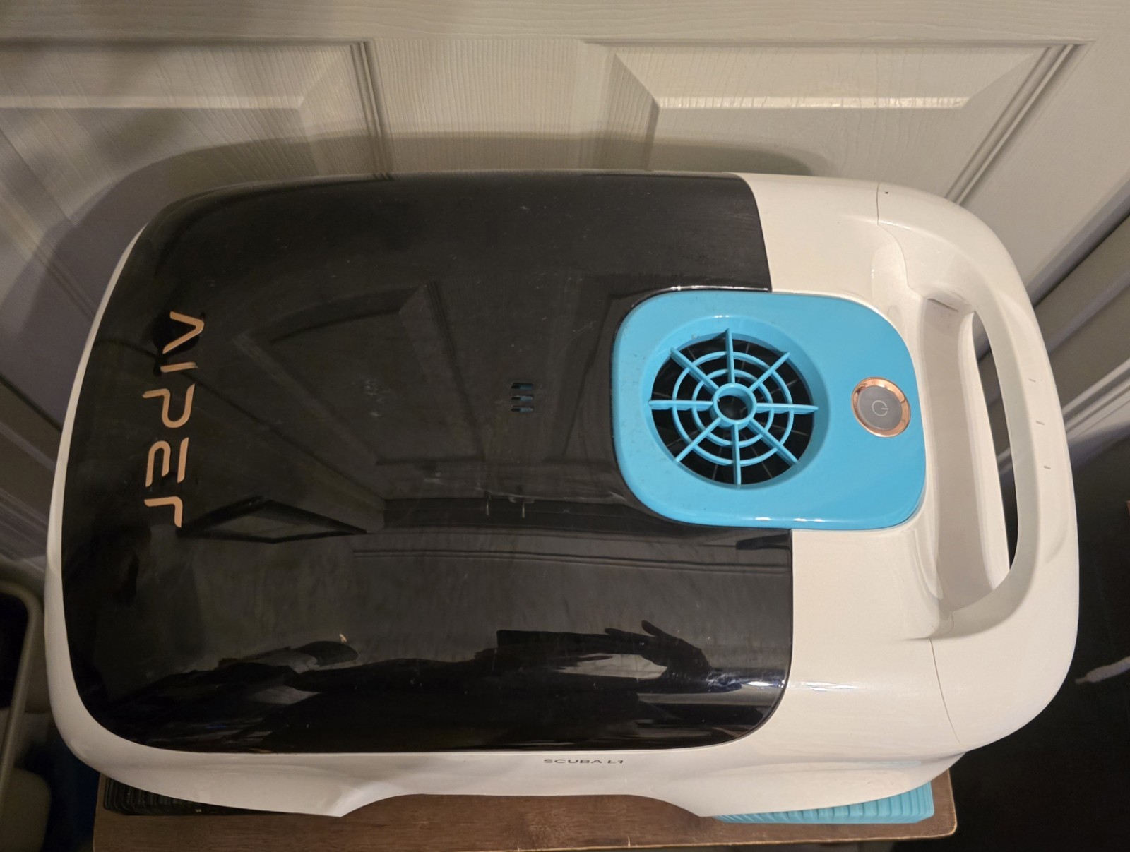 Aiper Scuba L1 Cordless Robotic Pool Cleaner for Above-Ground Pools Read Descrip