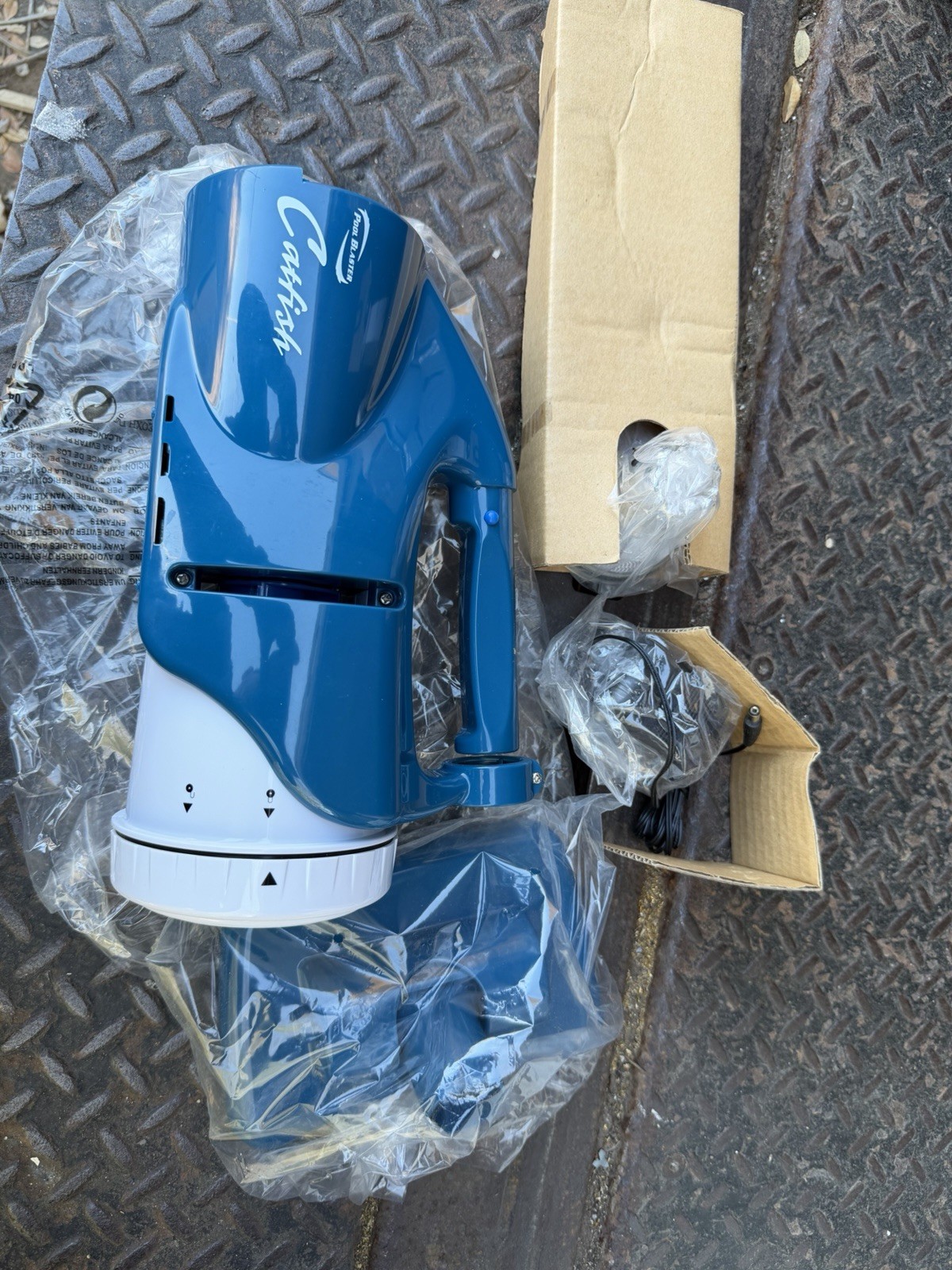 Water Tech Pool Blaster Catfish PPV Battery Pool Vacuum, Handheld Pool & Spa