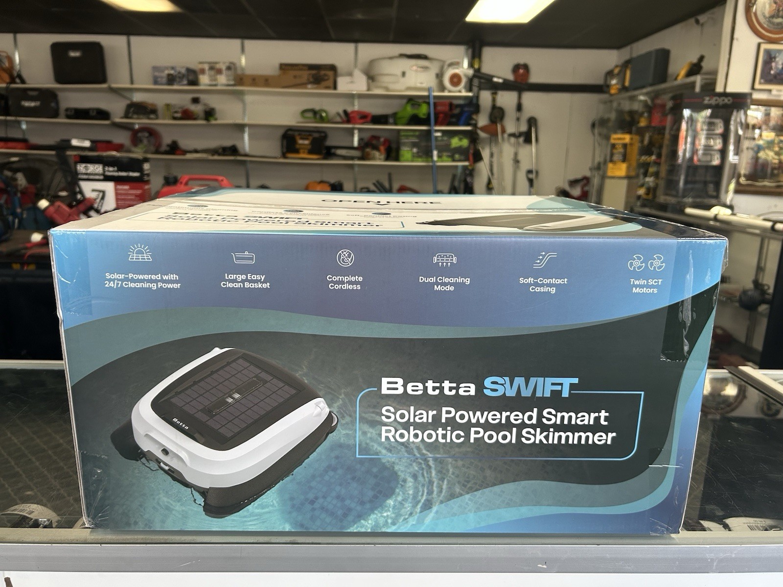 New Betta Swift Solar Powered Smart Robotic Pool Skimmer (FREE S&H)!