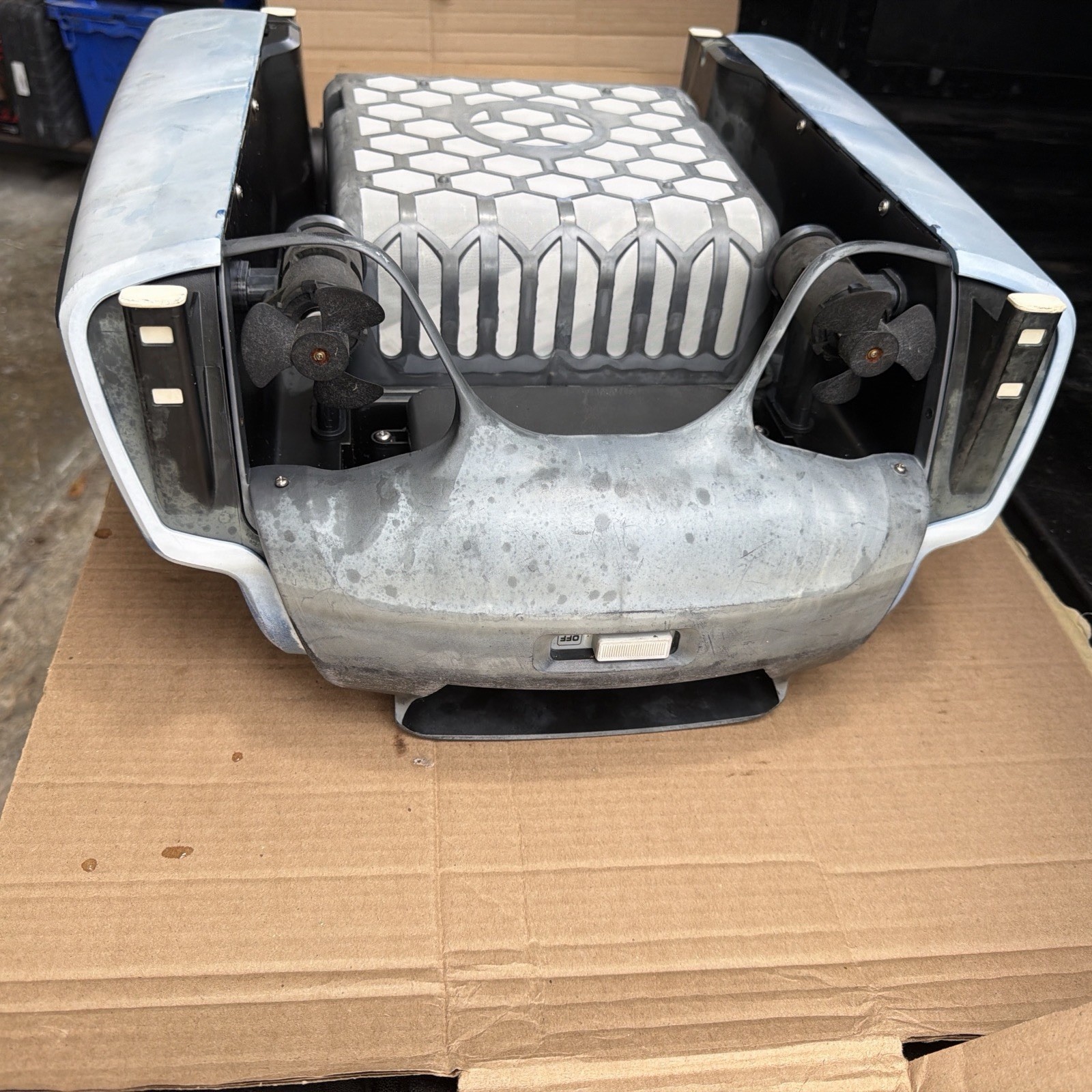 Betta Bot Vacuum for Swimming Pool Water Cleaning For Parts/repairs UNTESTED