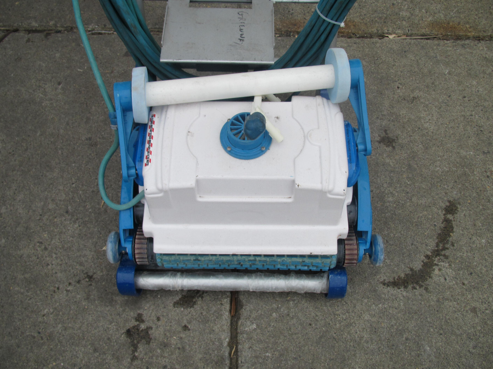 Aqua Products Aquabot Basic Pool Cleaner For Large In Ground Pools