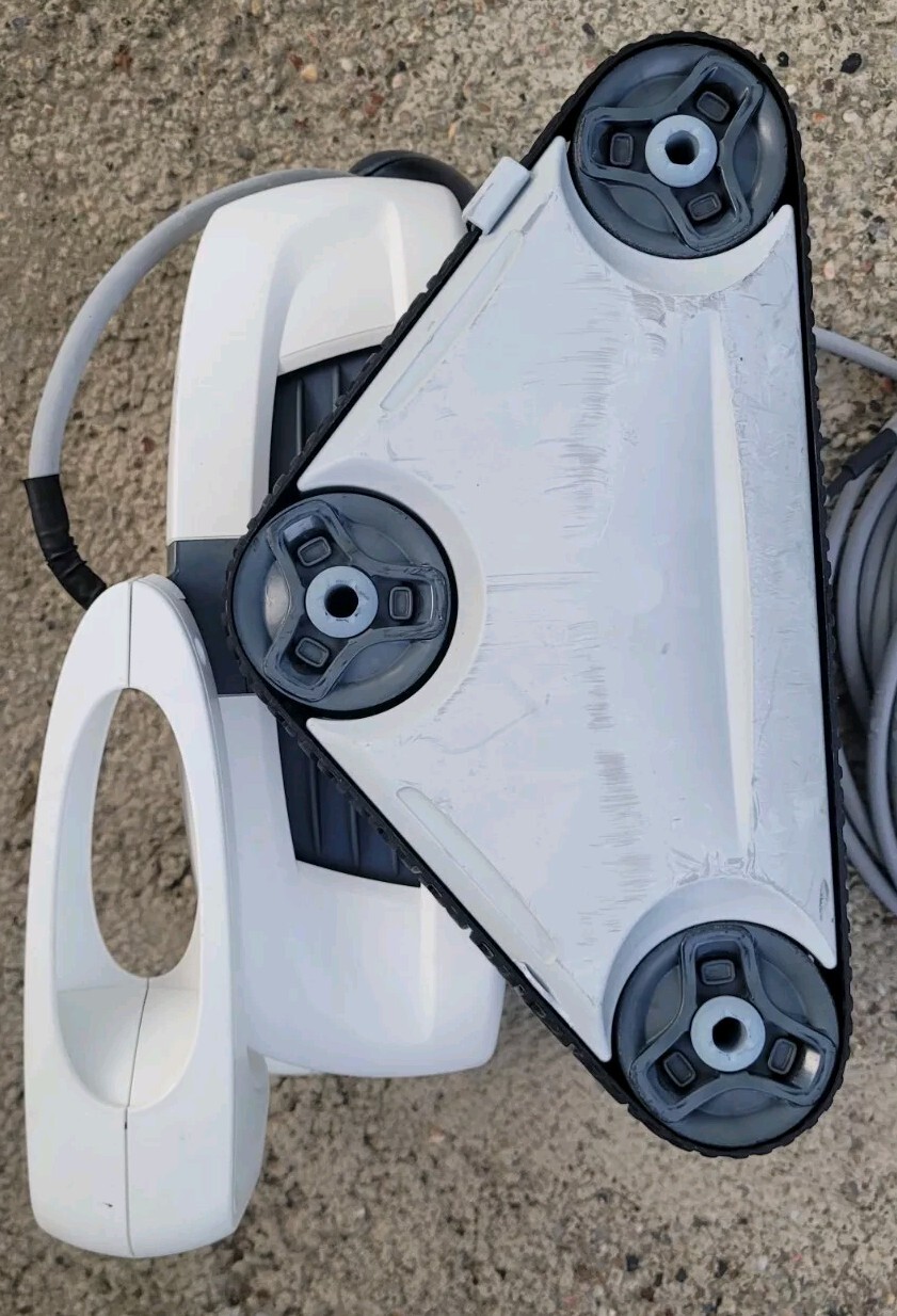 The Polaris Zodiac P825 Robotic Pool Cleaner (WR000044) for PARTS