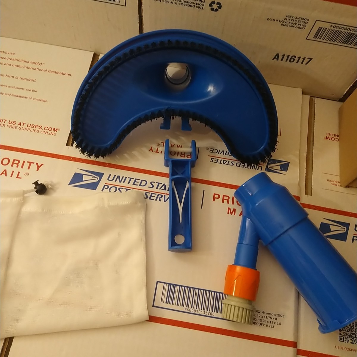 Portable Pool Spa Jet Pool Vacuum Jet Underwater Cleaner with Brushes & Mesh Bag