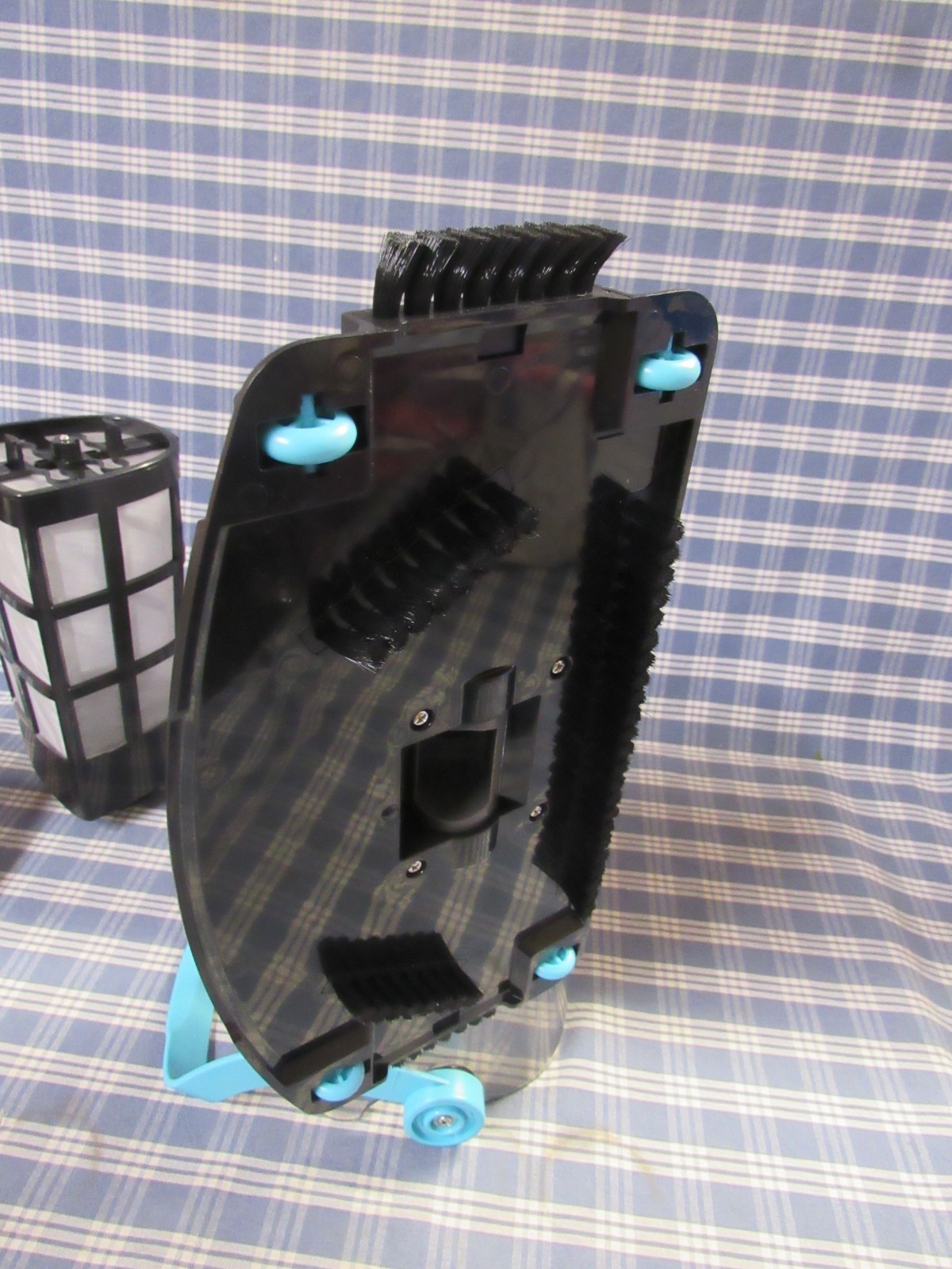 PoolMr Cordless Handheld Pool Vacuum Rechargeable (Store Display) FREE SHIPPING.