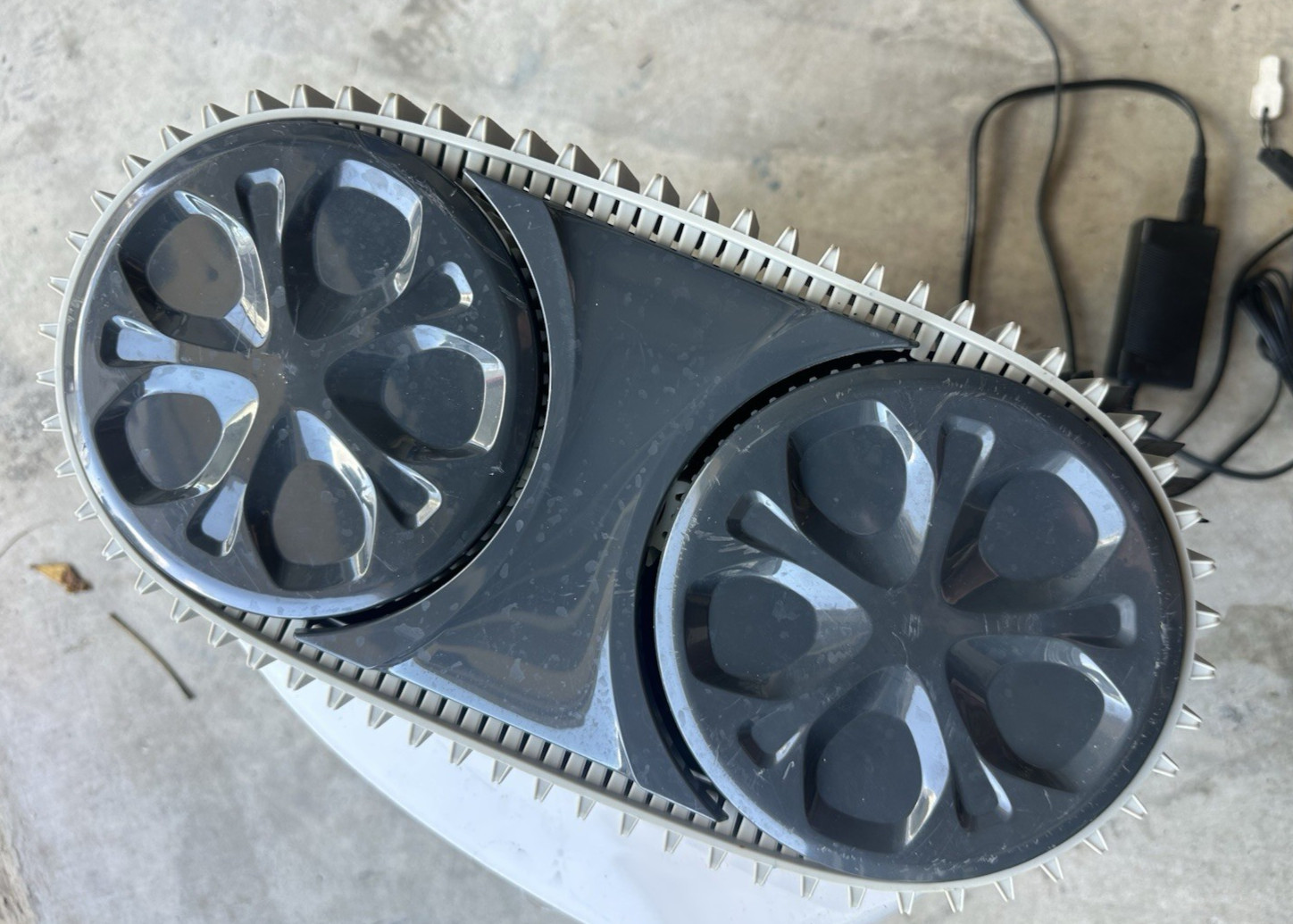 WYBOT Robotic Pool Cleaner Osprey 700 Pro FOR PARTS OR REPAIR – Non-Working