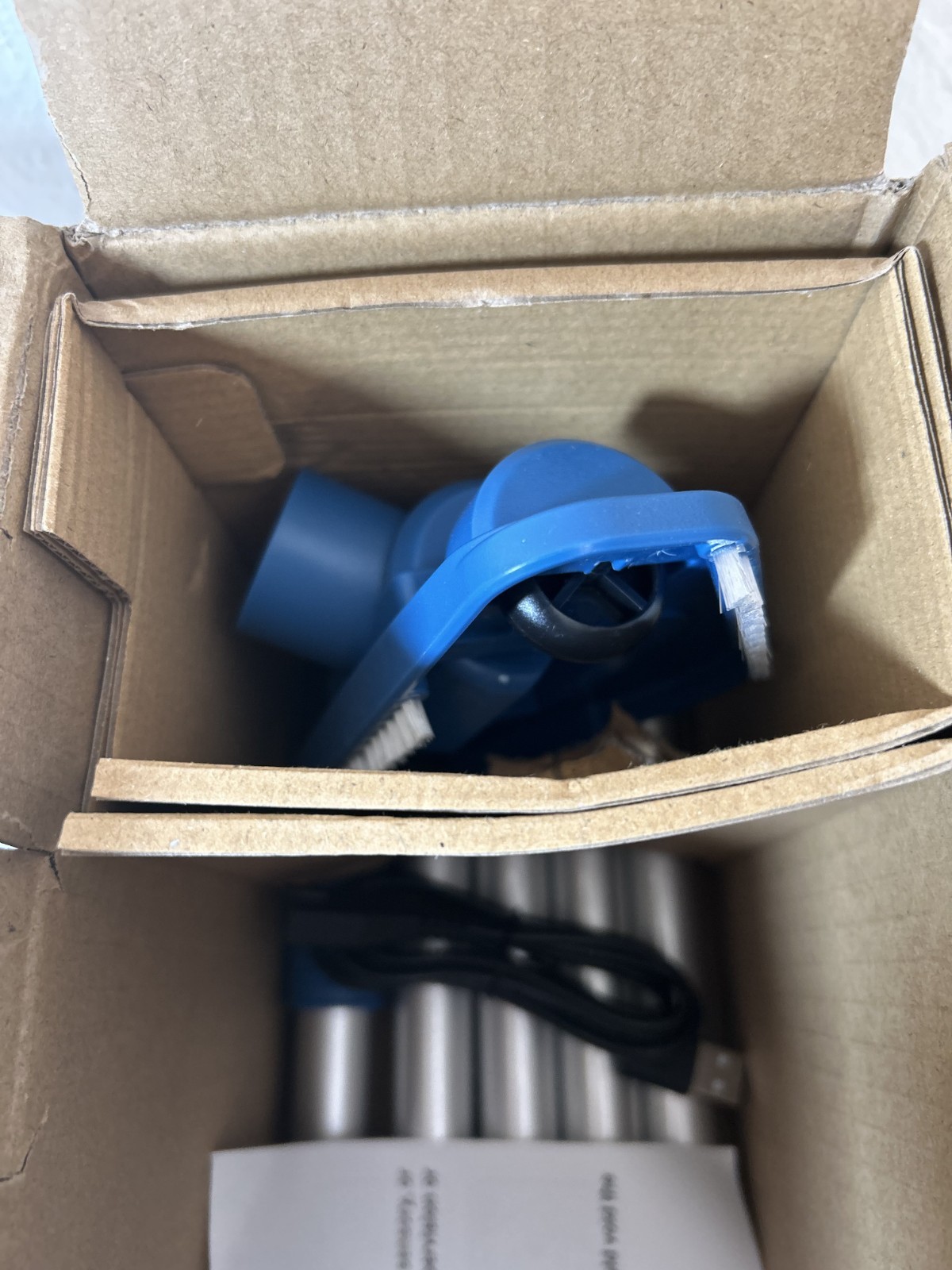 KOKIDO XTROVAC 110 Rechargeable Handheld SWIMMING Pool Vacuum Set Model EV05