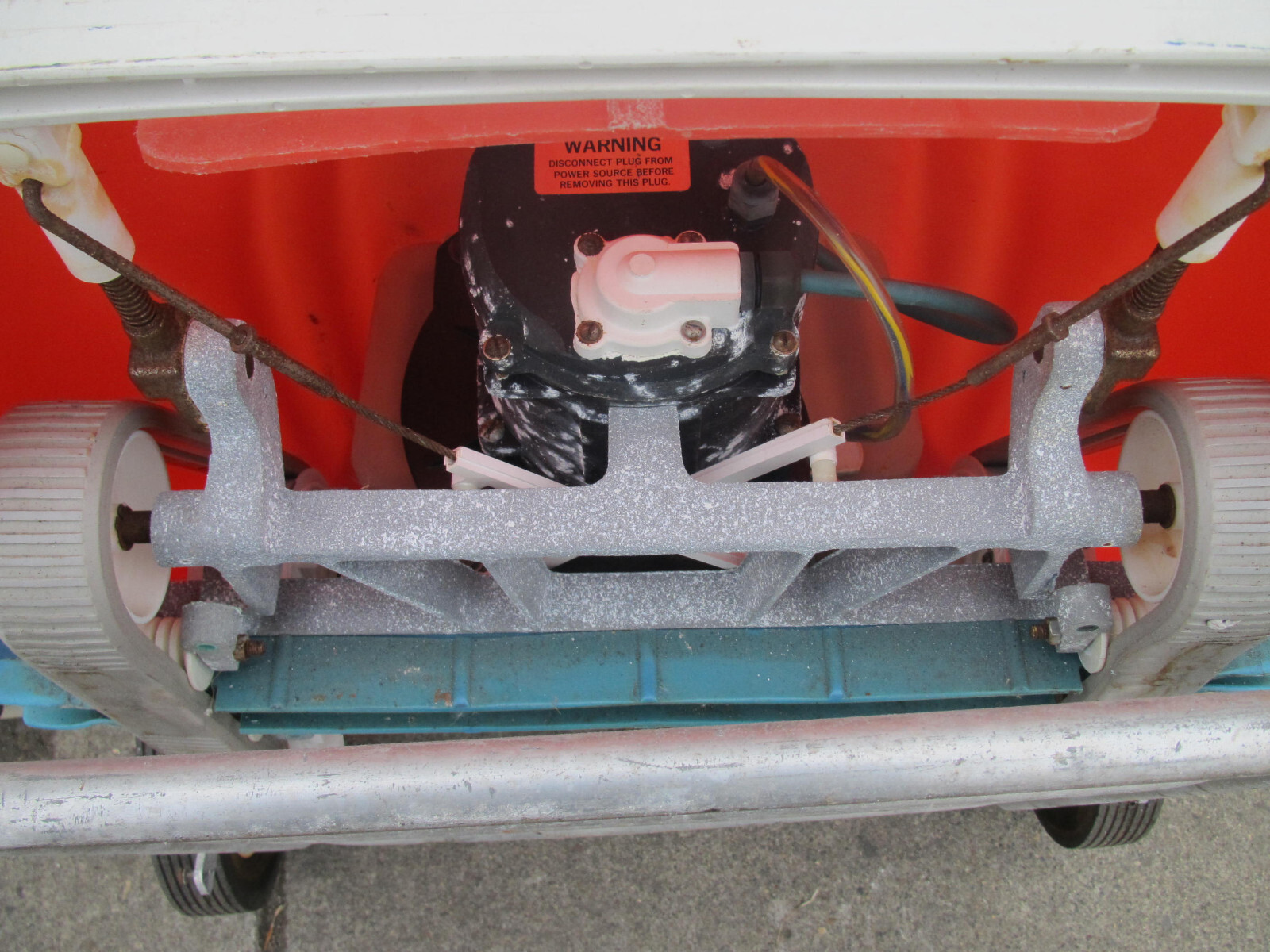 Aqua Vac Automitic Self Propelled Industrial Pool Cleaner With Controller