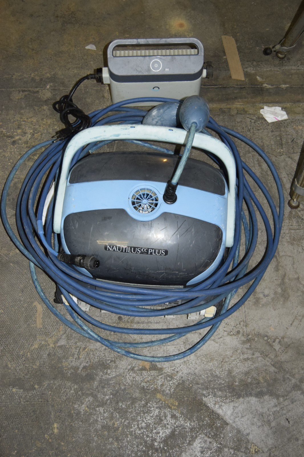 Dolphin Nautilus CC Plus WiFi Pool Cleaner Robot Hose Power Supply **READ**