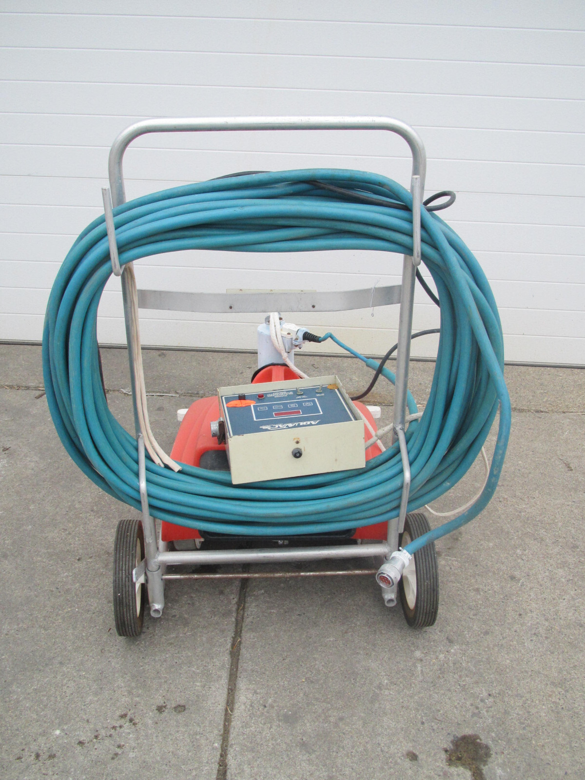 Aqua Vac Automitic Self Propelled Industrial Pool Cleaner With Controller