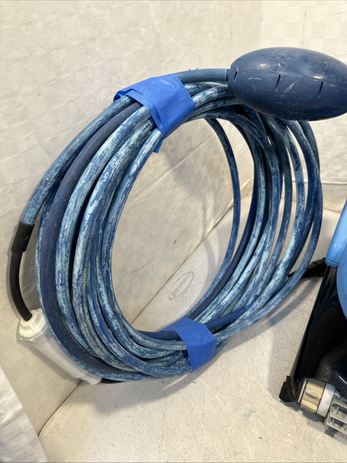 Dolphin Nautilus CC Plus Robotic Pool Cleaner