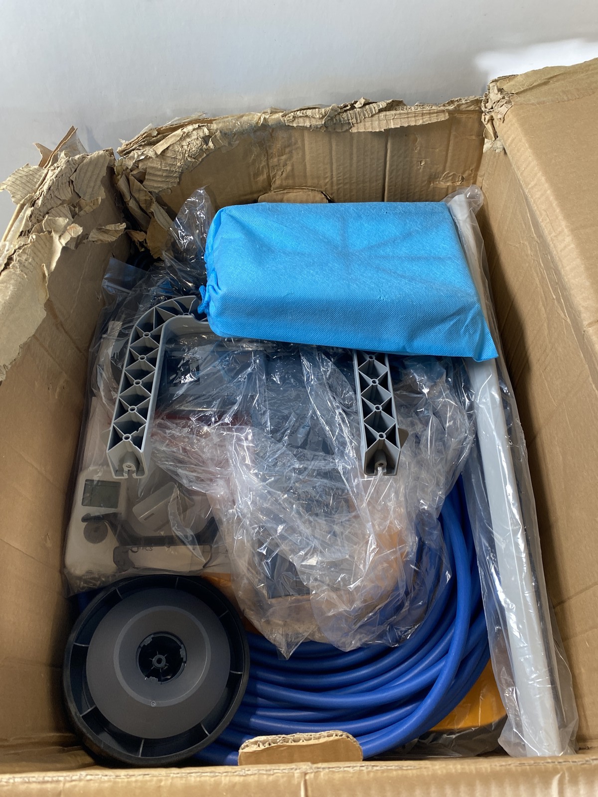 Dolphin Wave 80 Commercial Robotic Pool Cleaner 99991080-US *USED*