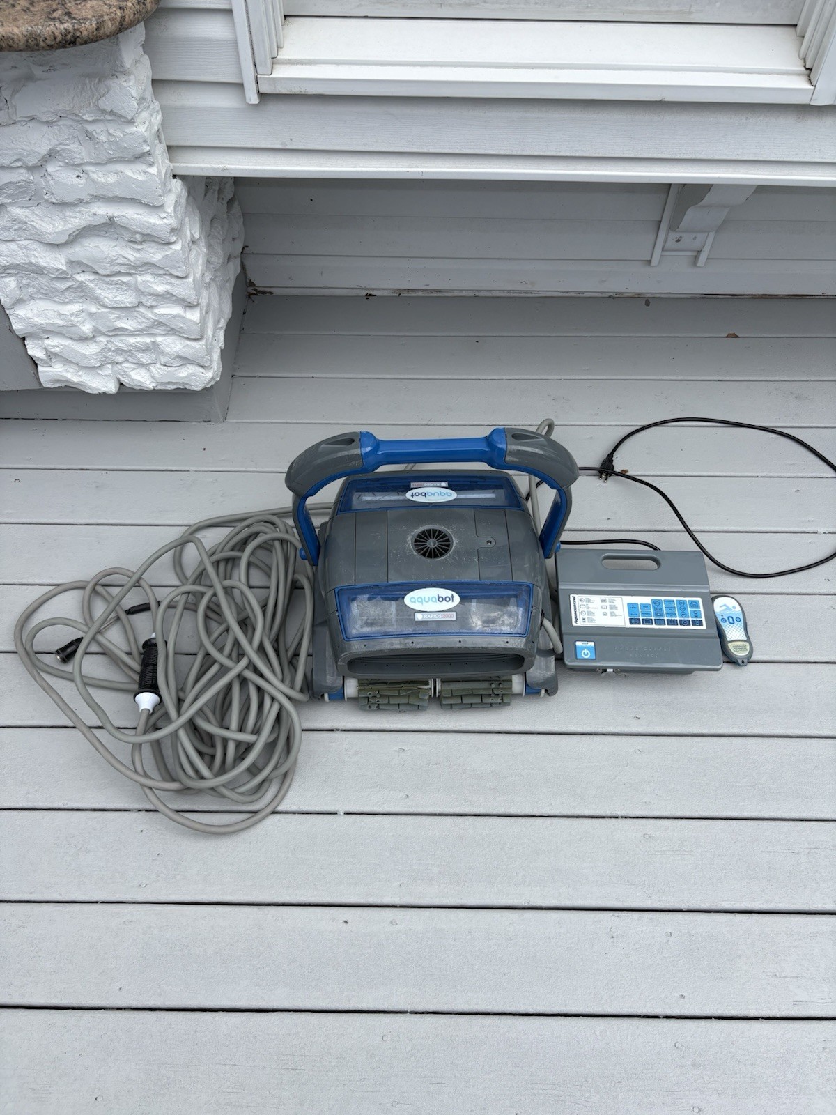 Aquabot Robotic Pool Cleaner Blue/Gray w/ Power Supply, Remote & Cord