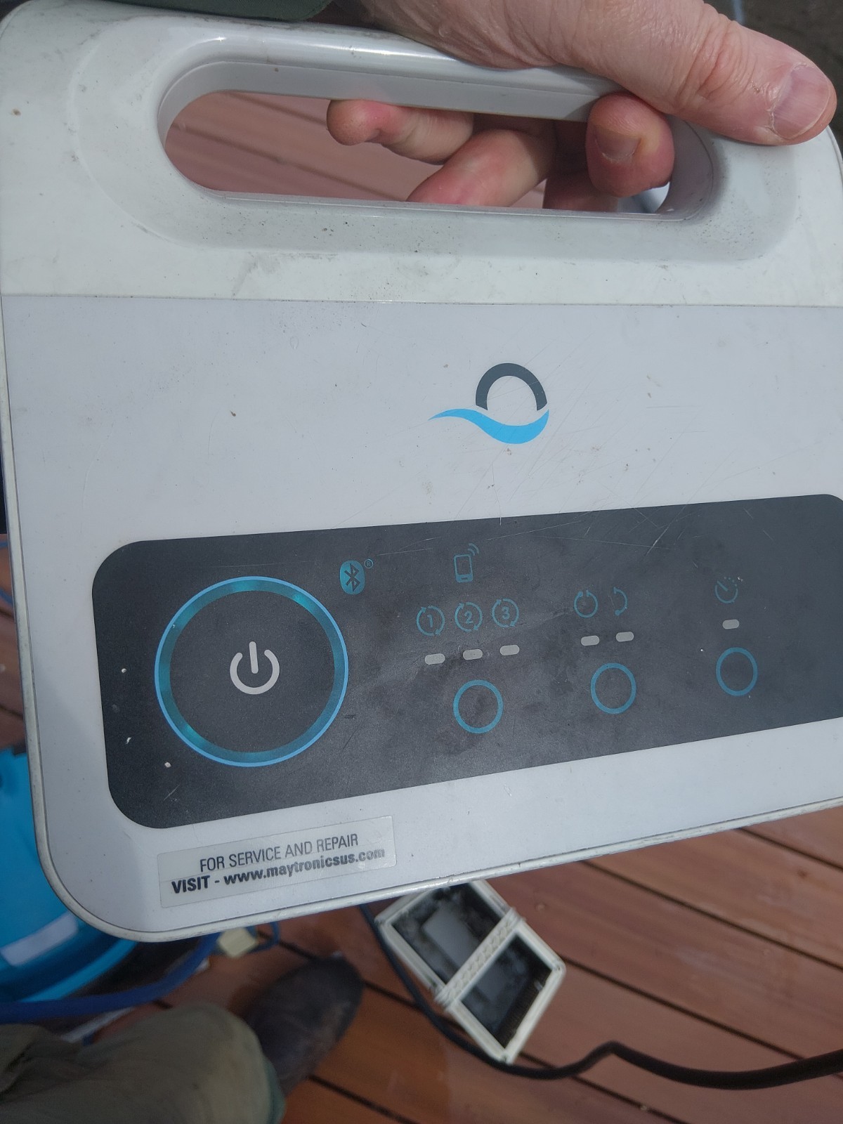 Dolphin Nautilus CC robotic pool cleaner 88886113-US