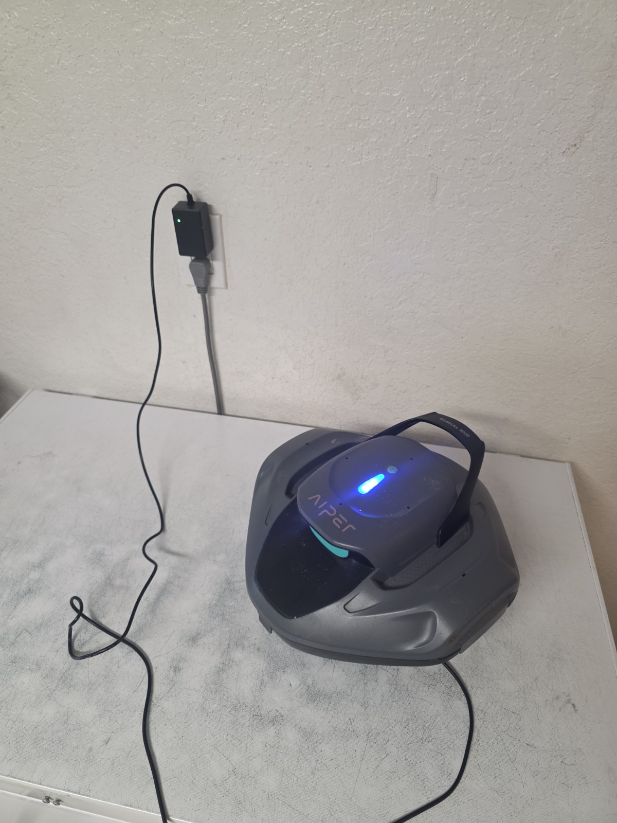 Aiper SEAGULL 800B Cordless Robotic Pool Cleaner Vacuum Above Ground Black