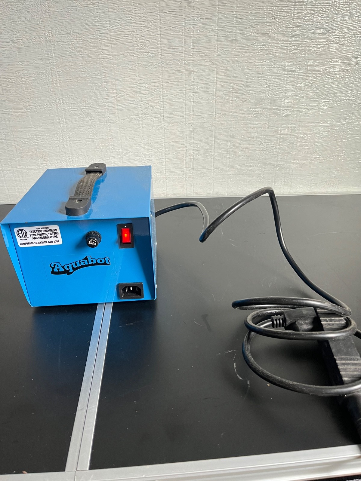 Aquabot power supply