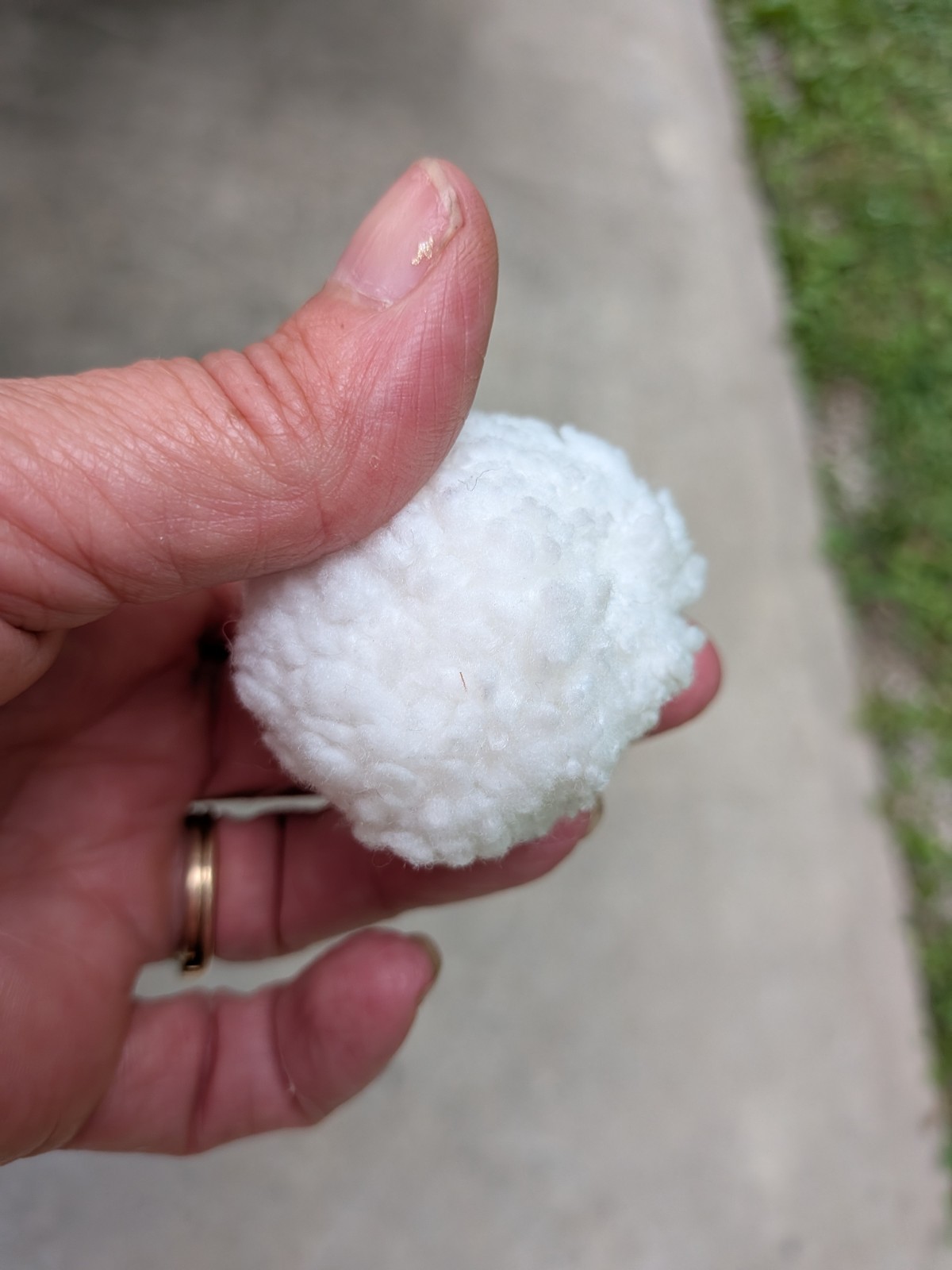 Reusable Washable Pool Filter Balls, White Polyethylene Media, 700g, 2 in