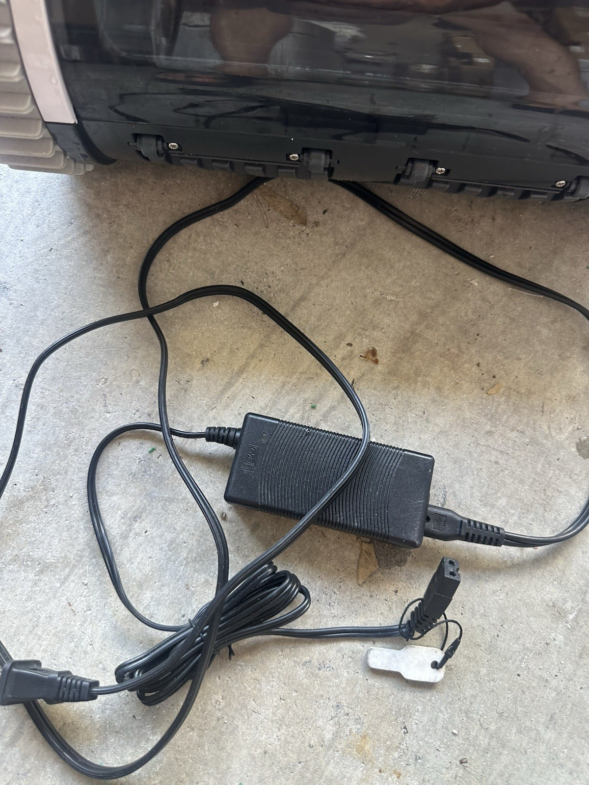 WYBOT Robotic Pool Cleaner Osprey 700 Pro FOR PARTS OR REPAIR – Non-Working