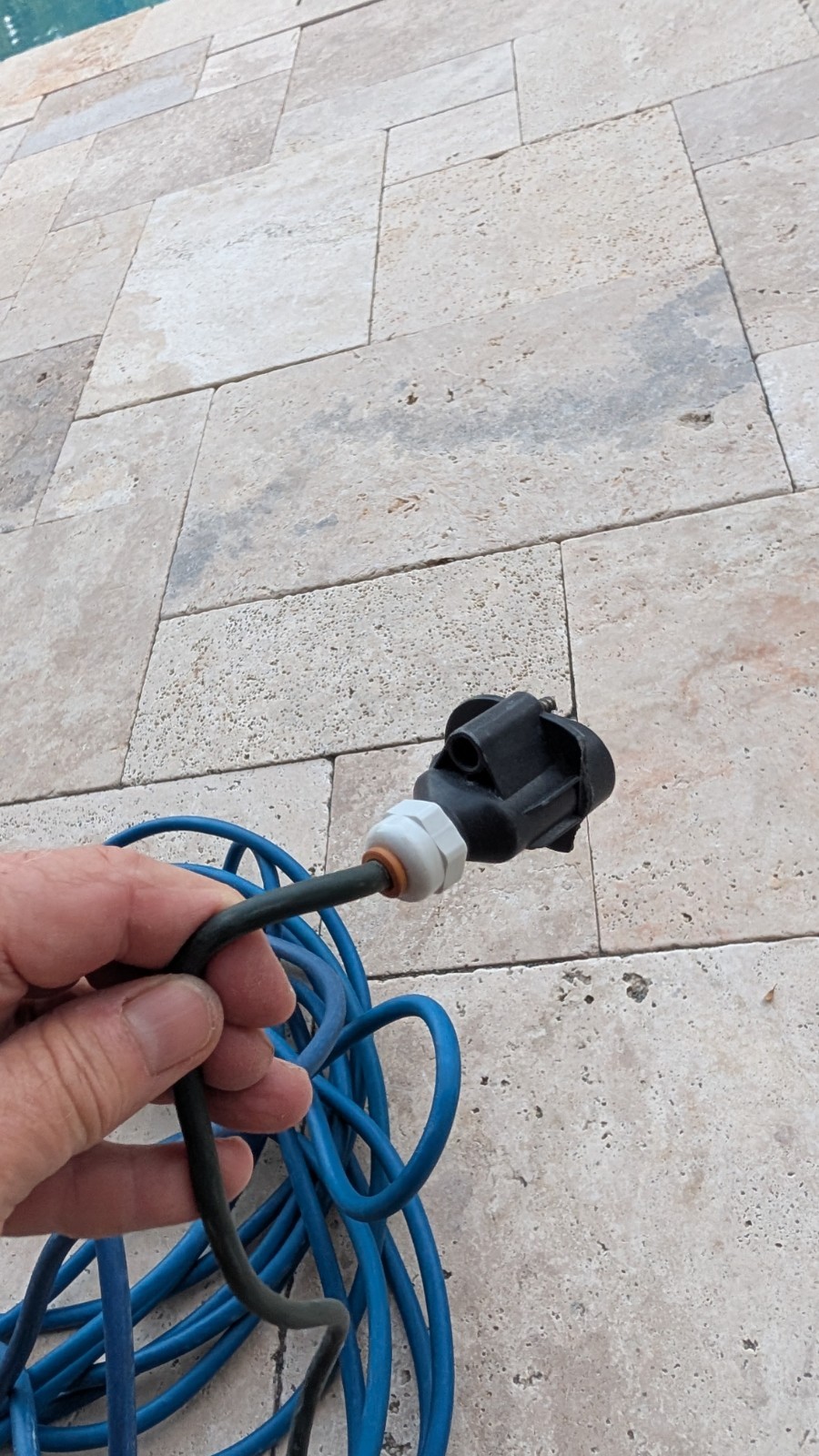 Blue Polaris robotic Pool Cleaner floating power cable