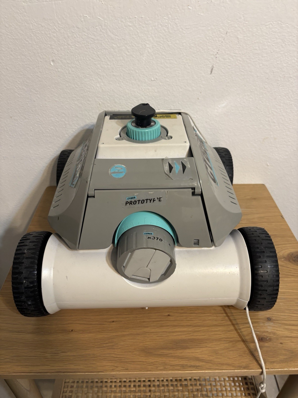 Ofuzzi CYBER Cordless Robotic Pool Cleaner Floor 3700 GPH 2.5Hr Gray/White