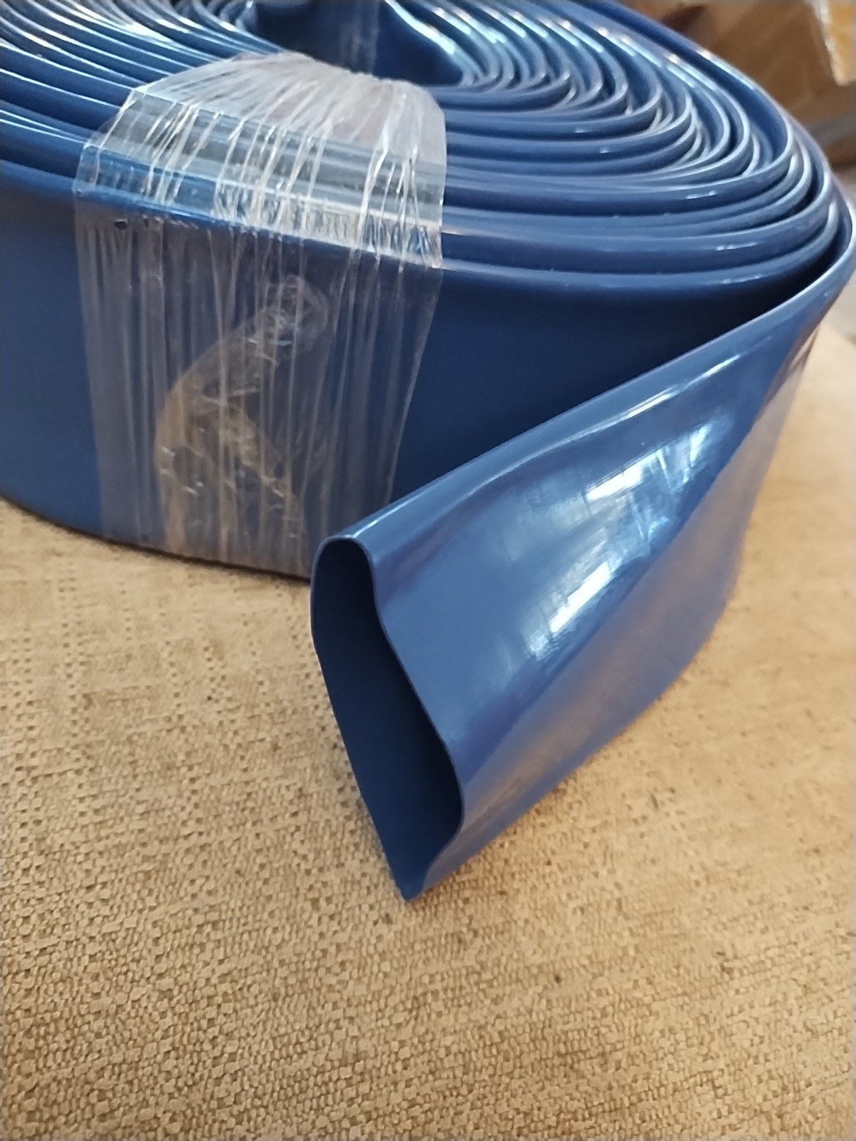 VEVOR Discharge Drain Hose 1-1/2&Prime; (1.5) x 105&prime; PVC Lay Flat- Heavy Duty Backwash