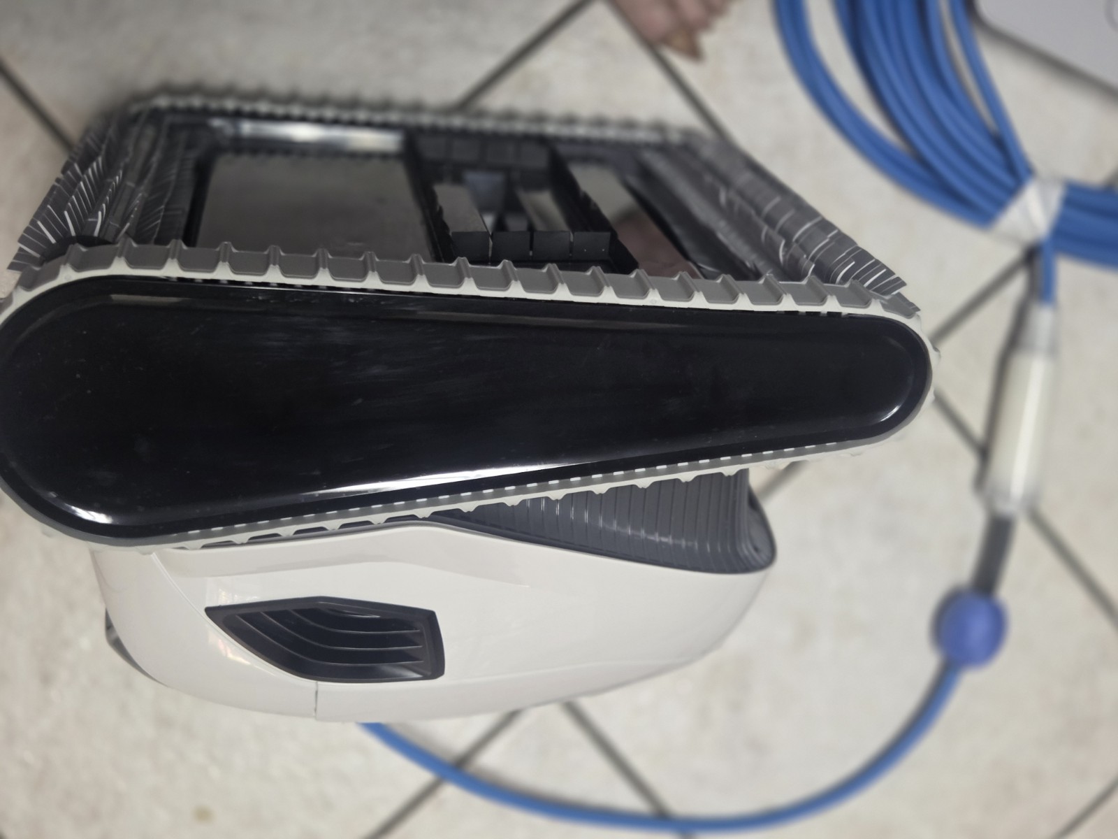 New Low Price Dolphin Explorer E50 Robotic Cleaner Automatic with WiFi.