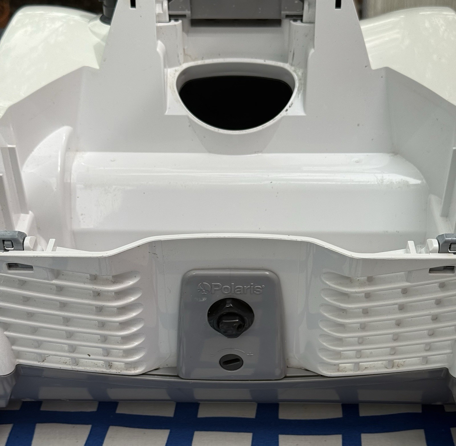 The Polaris Quattro P40 Pressure Side Pool Cleaner