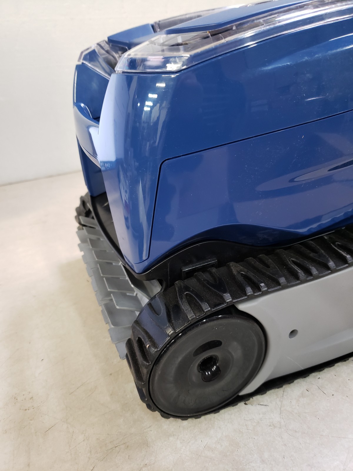 Polaris 7240 Premium Robotic Pool Cleaner – CLEANER UNIT ONLY