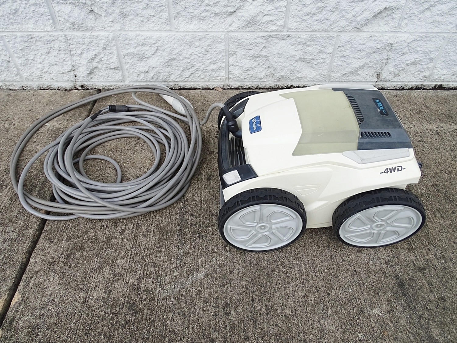 Polaris VRX iQ+ 4WD Robotic Pool Cleaner AS-IS, for parts