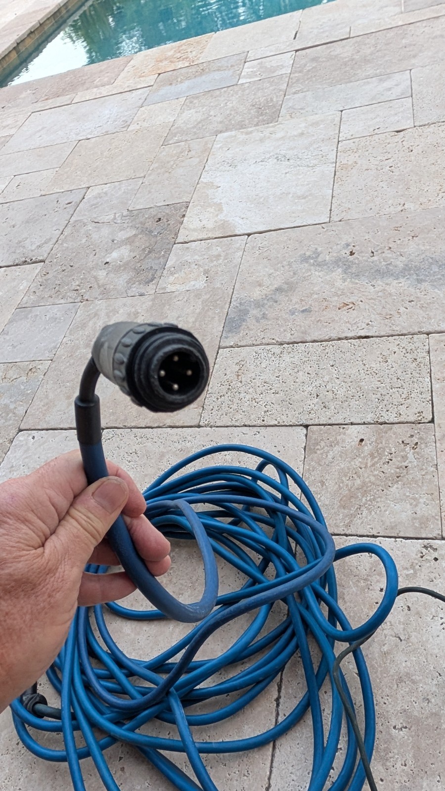 Blue Polaris robotic Pool Cleaner floating power cable