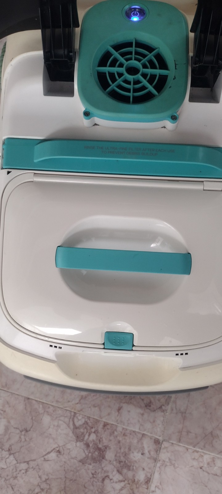 Aiper pool cleaning scuba L1 previously owned! Robot cleaner cordless! Wow!