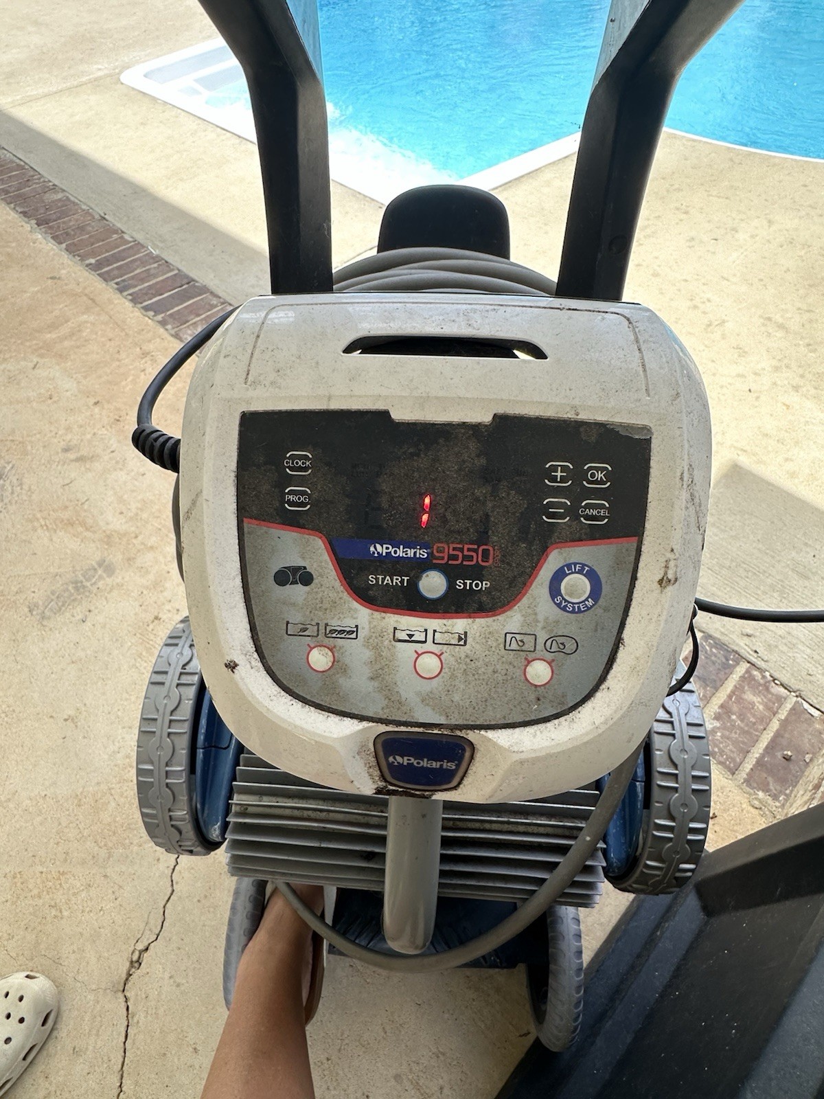 Polaris pool cleaner Vacuum 9550 For Parts or Repair only Includes Caddy