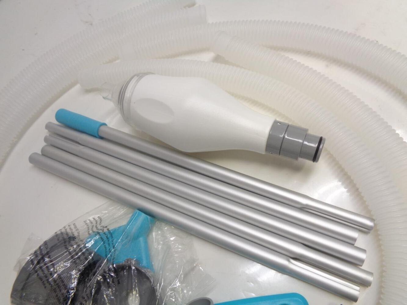 NEW SKOOBAMAX POOL VACUUM KIT 8-18&prime; 530 GAL MIN./1300 GAL MAX. CAPACITY R28