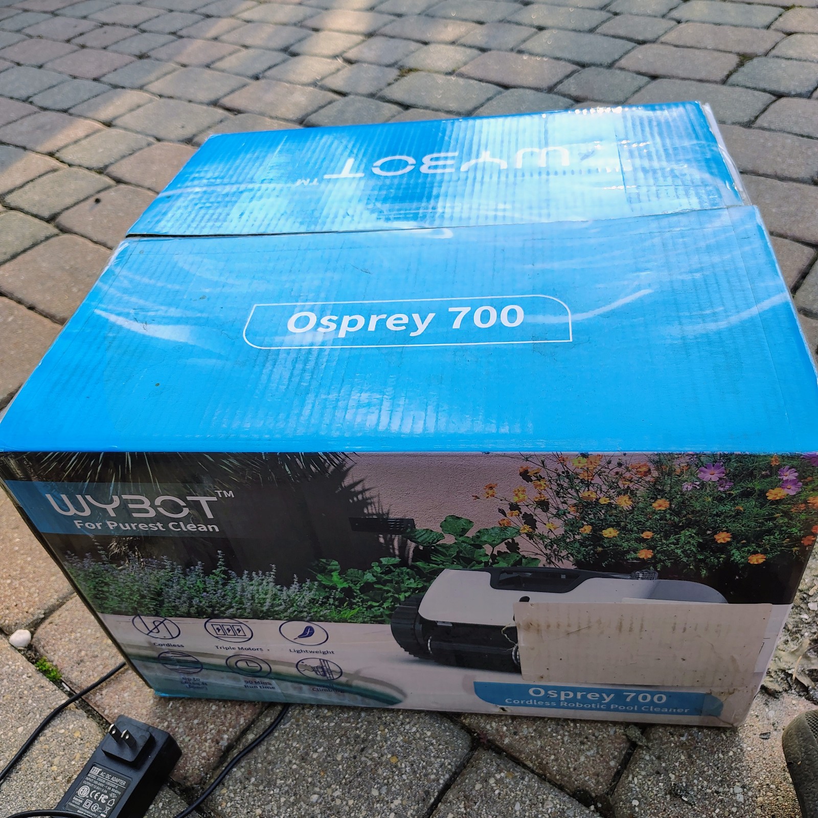 WYBOT C1 Pool Cleaner Wall Climb Cordless Robot – used part of 1 season