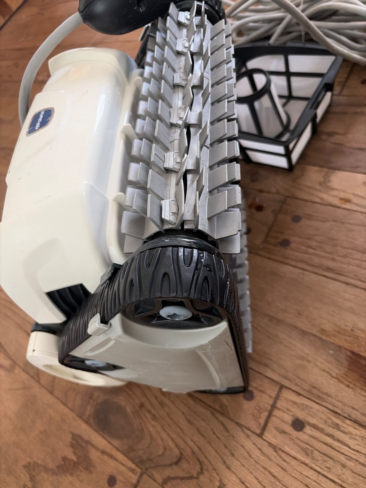 The Polaris Zodiac P825 Robotic Pool Cleaner EM2701