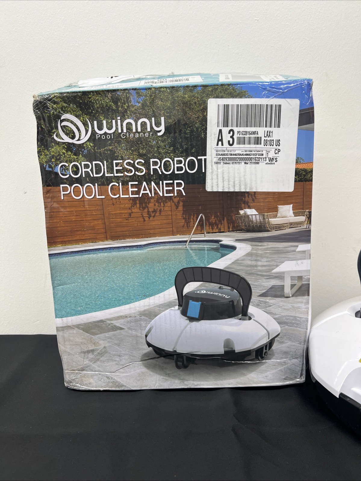 Winny Robotic Pool Cleaner Cordless Automatic Flat Pool Vacuum (White) HJ1102P