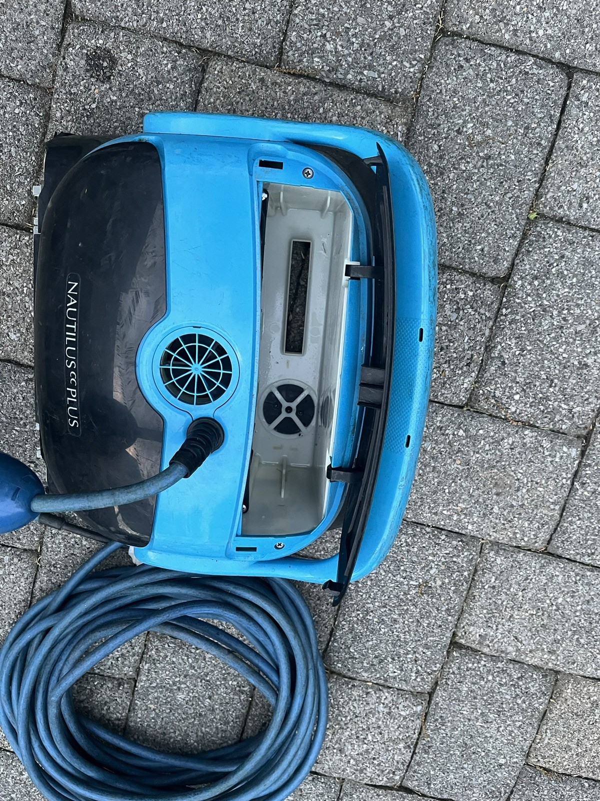 Dolphin Nautilus CC Plus Robotic Pool Cleaner SEE DETAILS PARTS OR REPAIR