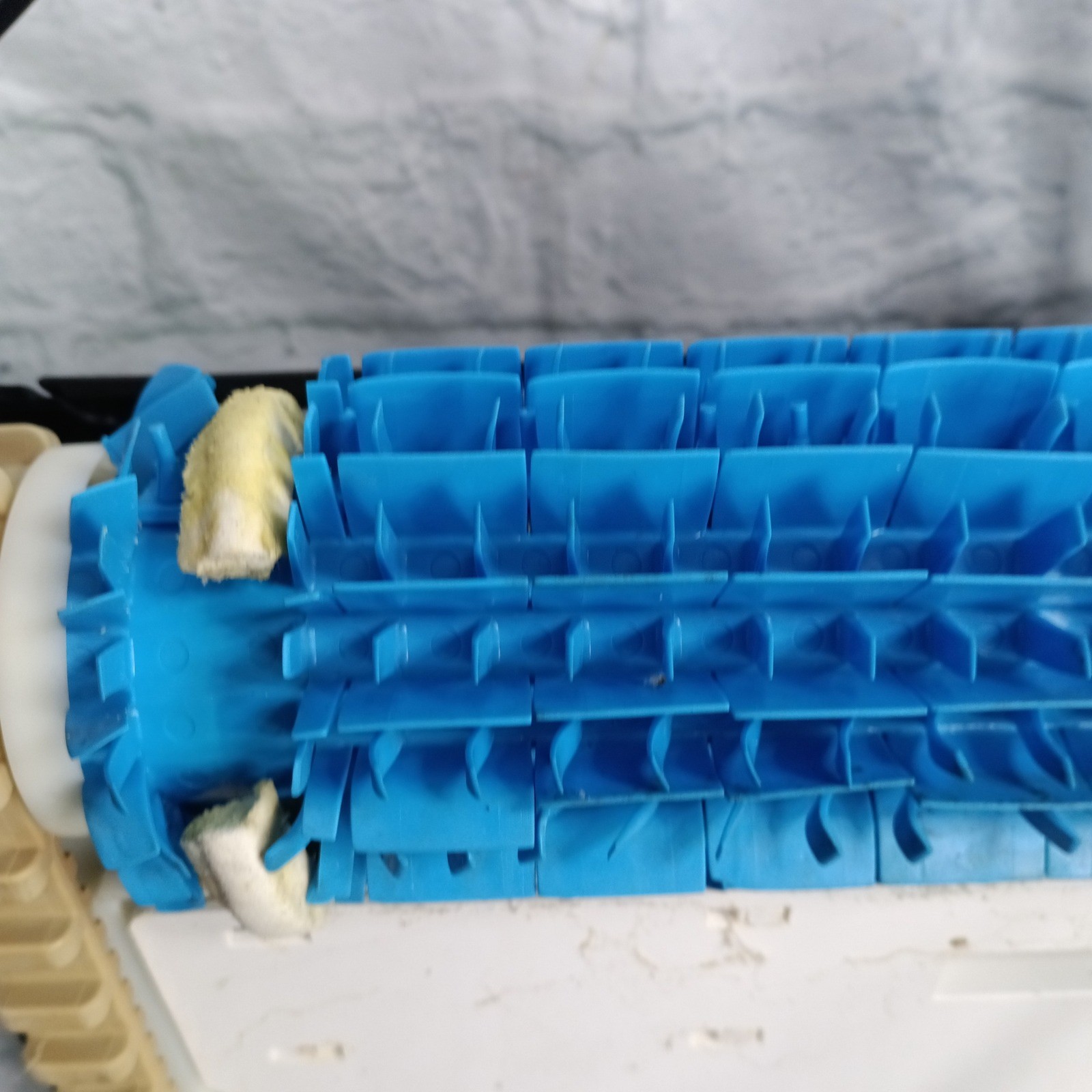 Dolphin Nautilus CC Plus Maytronics Robotic Pool Cleaner Untested
