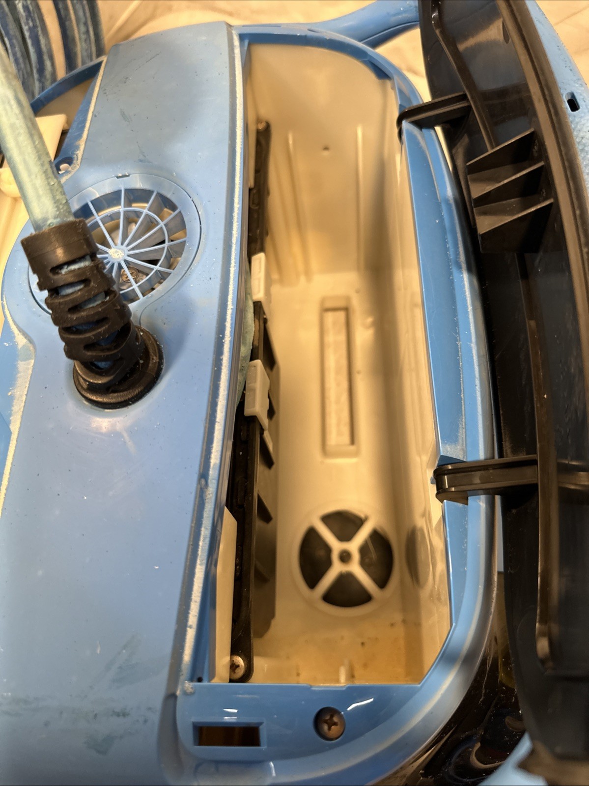 Dolphin Nautilus CC Plus Robotic Pool Cleaner
